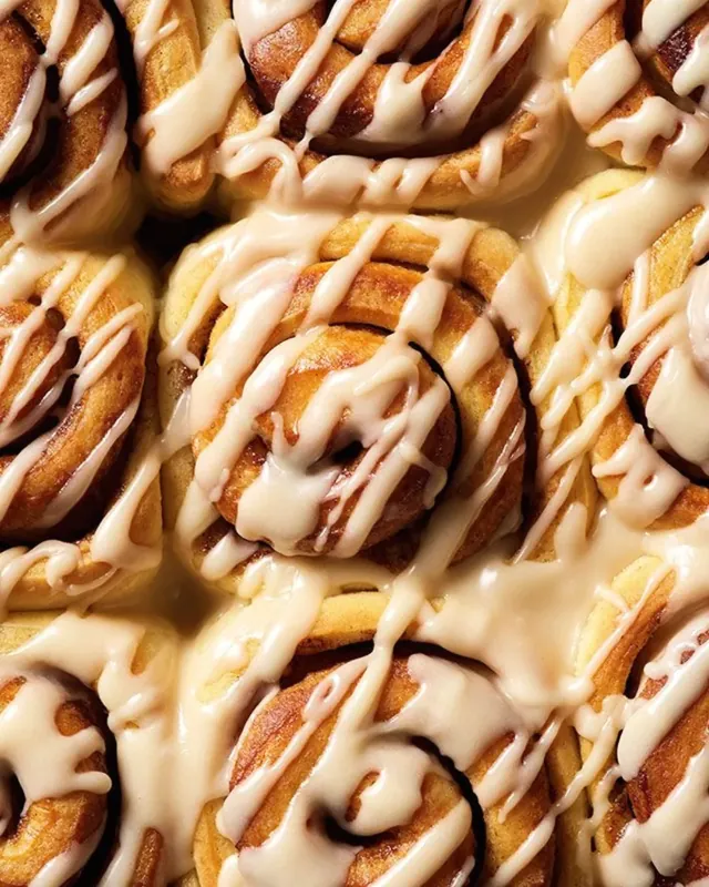 Classic Roll Roll'Babe, cinnamon roll artisanal au glaçage signature